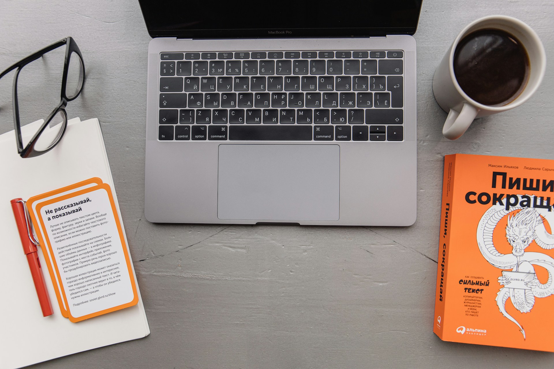 cv sur Word, modèle CV Word, jeune diplômé, mise en page CV, publipostage CV, styles Word, bullet points, en-tête CV, pied de page, section expérience, section formation, section compétences, design épuré, typographie claire, export PDF, compatibilité ATS, sommaire automatique, marges optimales, gabarit Word, colonnes multiples, photo profil, lien LinkedIn, macro Word, modèles interactifs, aperçu print